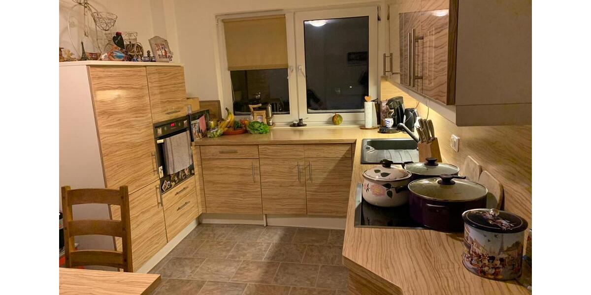 Dachgeschoßwohnung Duisburg Mittelmeiderich - 3 Zimmer, 94 m&sup2;, 650&euro; | Angebot:27581491