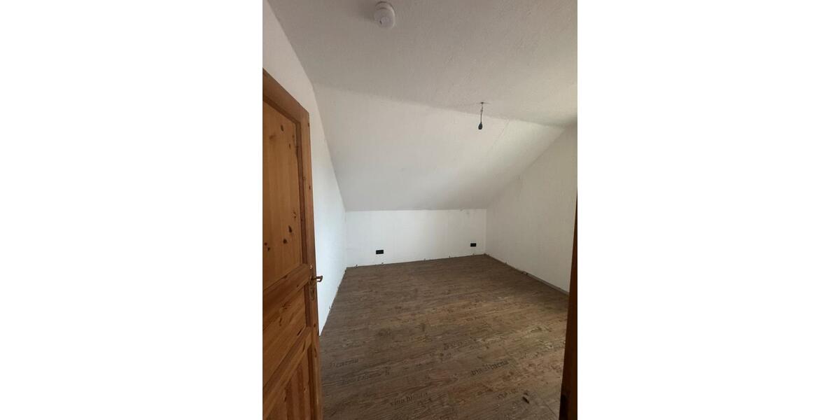 Etagenwohnung Duisburg Hamborn - 1 Zimmer, 75 m&sup2;, 850&euro; | Angebot:25261439