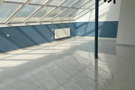 Haus Duisburg Duisburg-Mitte - 2 Zimmer, 177 m&sup2;, 800&euro; | Angebot:25718261