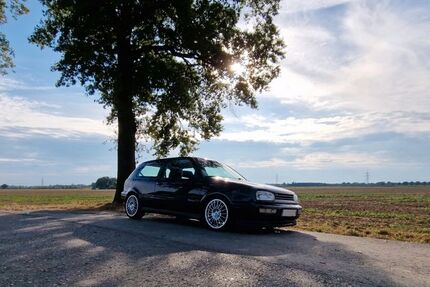 VW Golf 203.000 km 16.950 &euro; Duisburg 47269