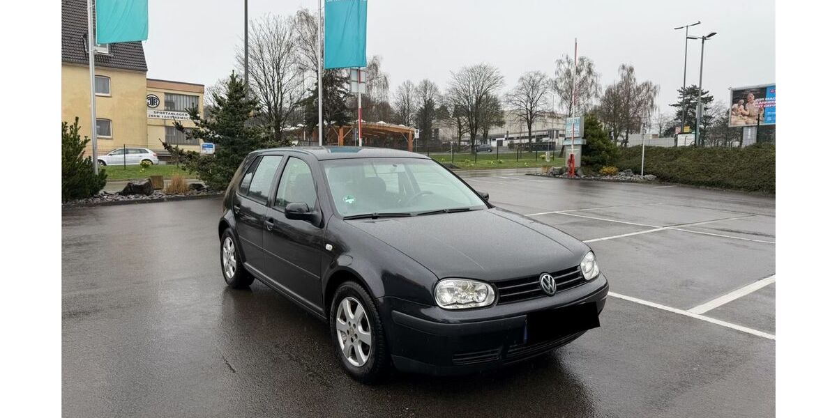 VW Golf 157.000 km 1.980 &euro; Remscheid 42853