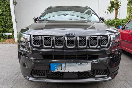 Jeep Compass 32.000 km 23.500 &euro; Solingen 42719