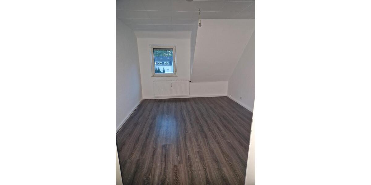 Dachgeschoßwohnung Oberhausen Alsfeld - 2 Zimmer, 50 m&sup2;, 400&euro; | Angebot:27577031
