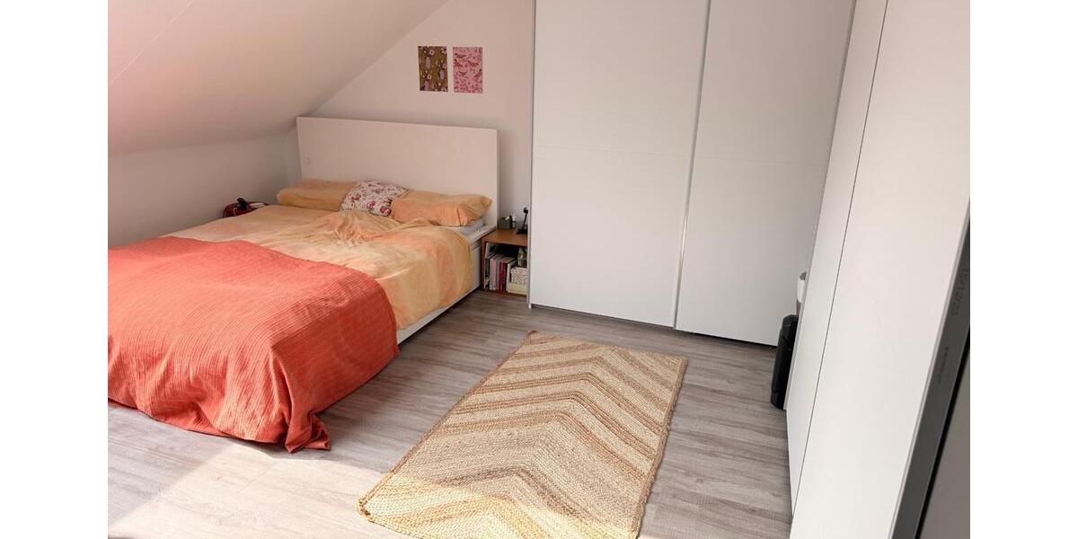 Dachgeschoßwohnung Essen Stadtbezirk IX - 2.5 Zimmer, 60 m&sup2;, 570&euro; | Angebot:25875982