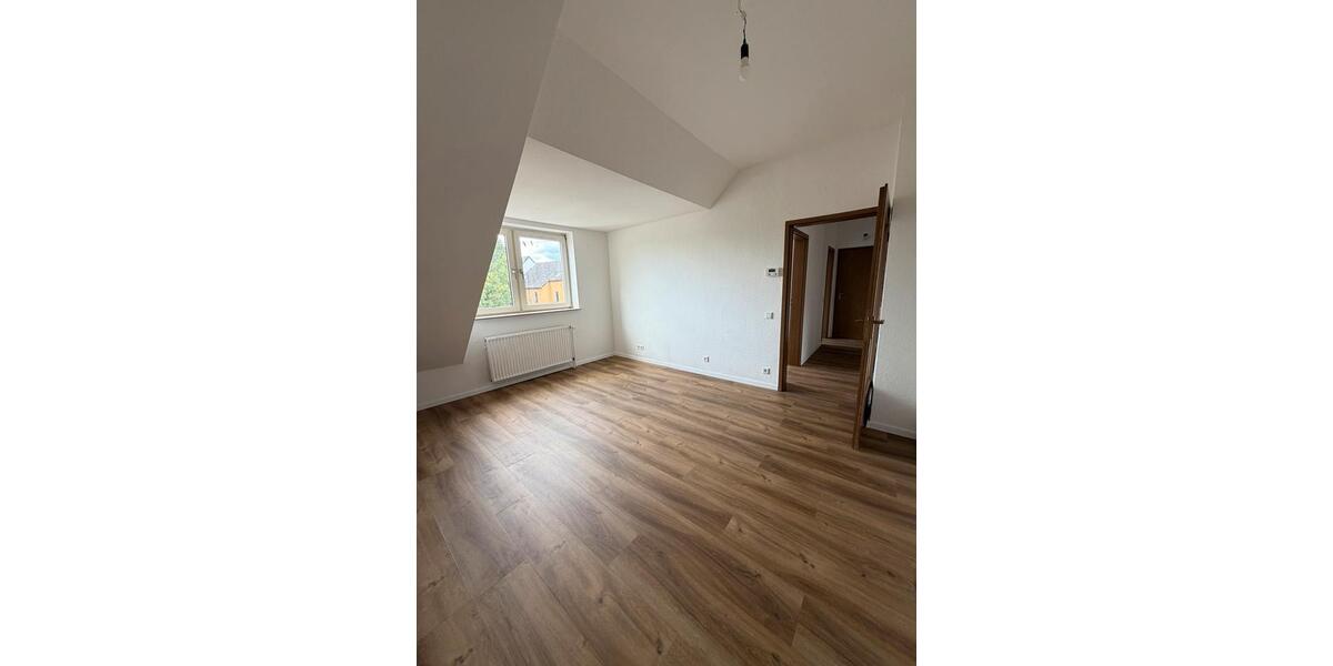 Dachgeschoßwohnung Gelsenkirchen Rotthausen - 3 Zimmer, 55 m&sup2;, 590&euro; | Angebot:27553898