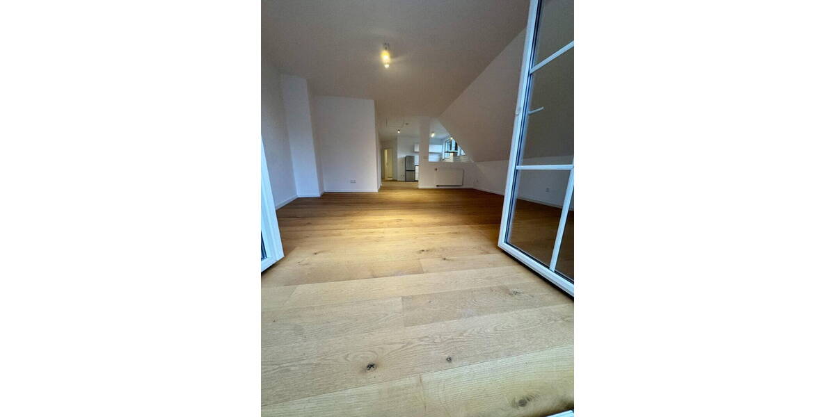 Etagenwohnung Düsseldorf Kaiserswerth - 2 Zimmer, 75 m&sup2;, 1.695&euro; | Angebot:26790492