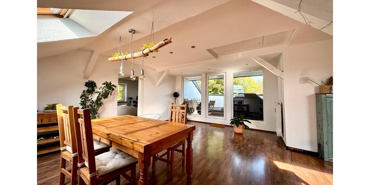 Dachgeschoßwohnung Solingen Wald - 3 Zimmer, 129 m&sup2;, 1.150&euro; | Angebot:27589816