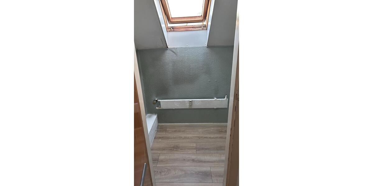 Dachgeschoßwohnung Oberhausen - 2 Zimmer, 45 m&sup2;, 650&euro; | Angebot:25967612