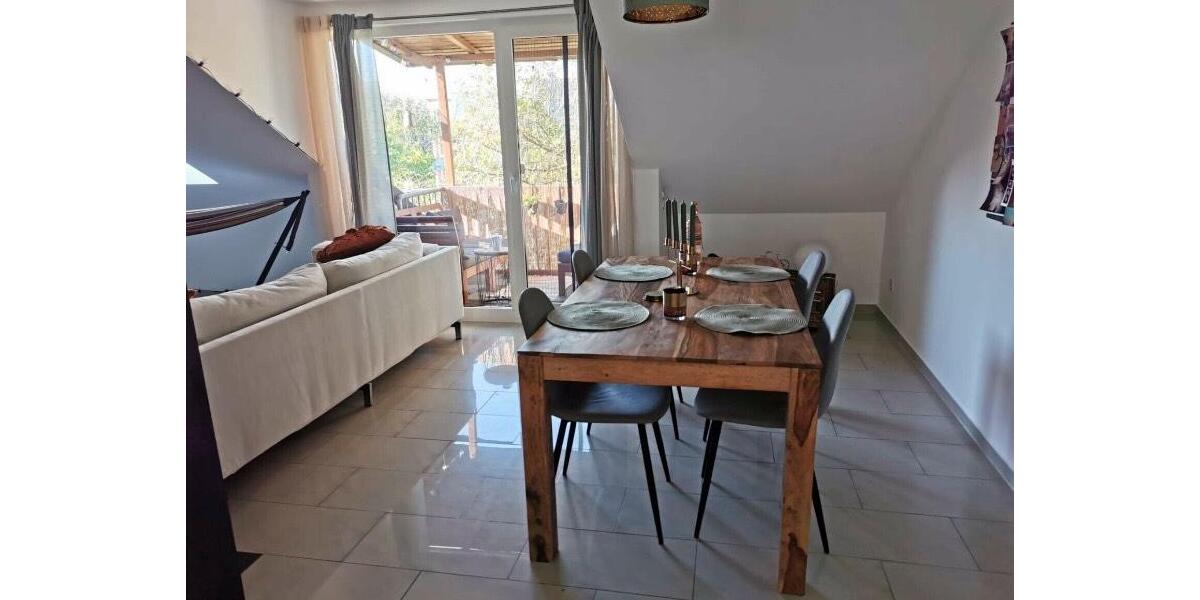 Dachgeschoßwohnung Oberhausen Alt-Oberhausen - 3 Zimmer, 79 m&sup2;, 1.200&euro; | Angebot:26007098