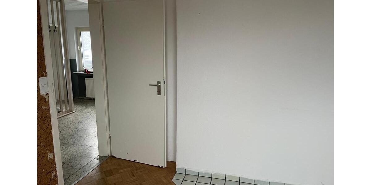 Etagenwohnung Burscheid - 2 Zimmer, 90 m&sup2;, 780&euro; | Angebot:25294112