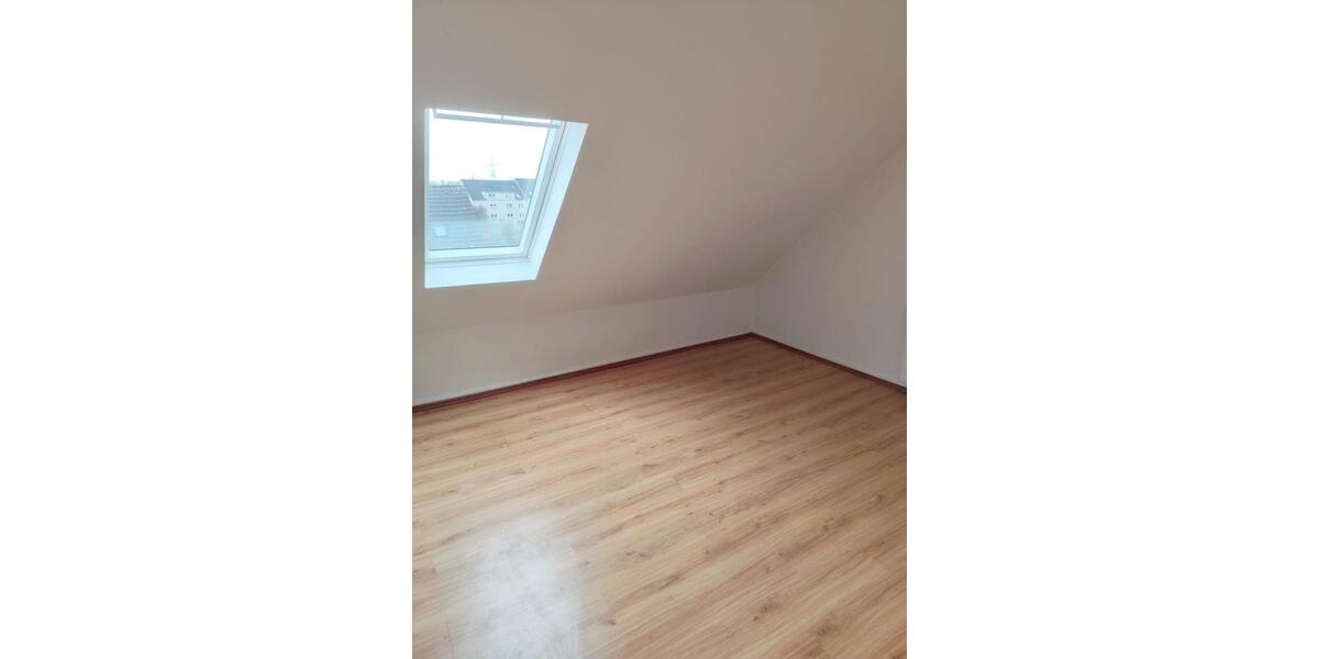 Dachgeschoßwohnung Essen Stadtbezirk IV - 2 Zimmer, 44 m&sup2;, 405&euro; | Angebot:25956688