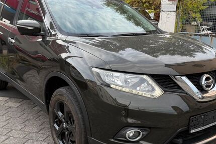 Nissan X-Trail 108.862 km 11.900 &euro; Solingen 42719