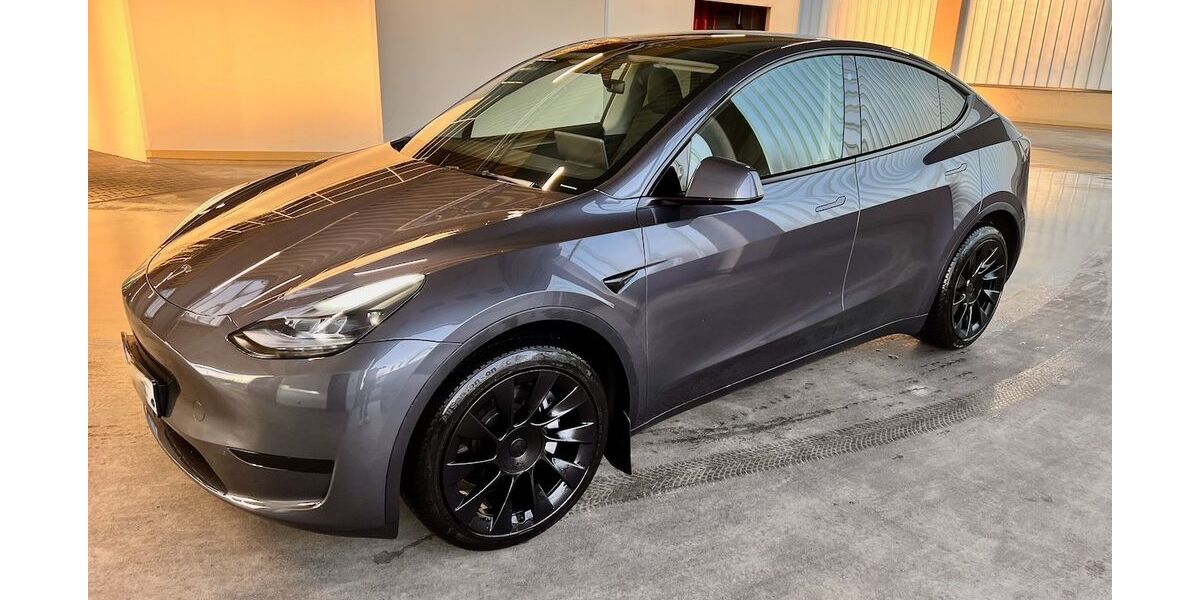 Tesla Model Y 50.000 km 29.950 &euro; Düsseldorf 40479