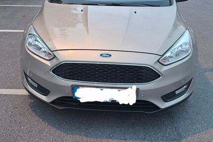Ford Focus 22.300 km 8.900 &euro; Solingen 42651