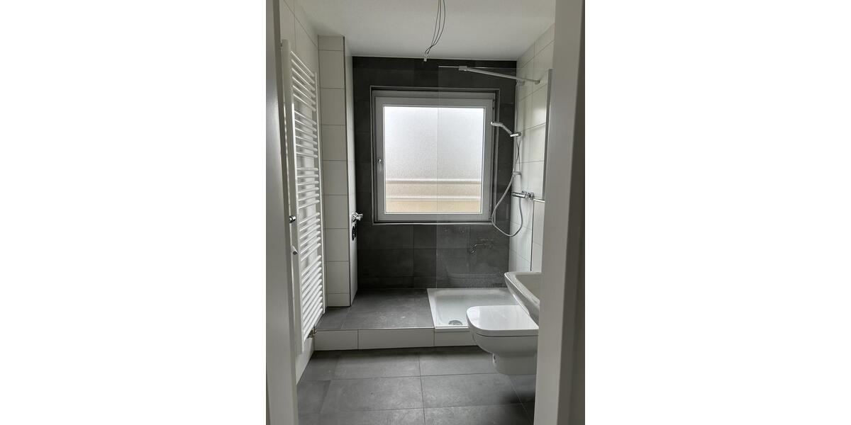 Dachgeschoßwohnung Duisburg Walsum - 2.5 Zimmer, 64 m&sup2;, 602&euro; | Angebot:24247044