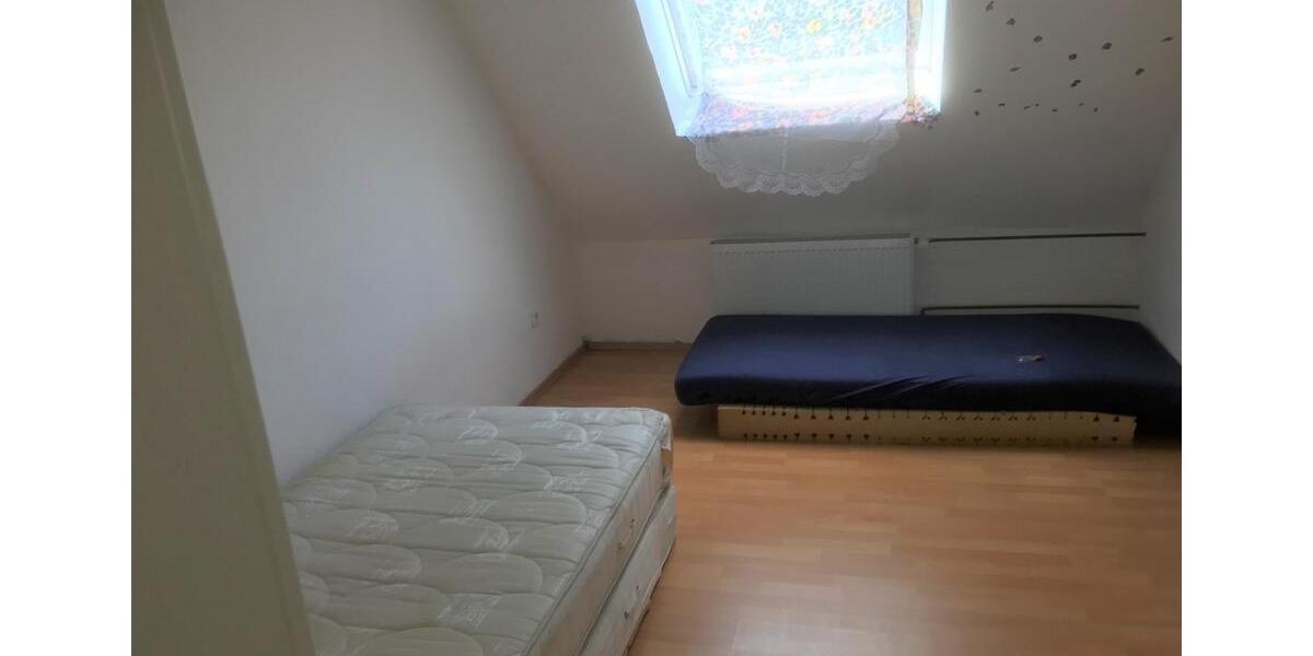 Dachgeschoßwohnung Gelsenkirchen Gelsenkirchen-Mitte - 4 Zimmer, 54 m&sup2;, 810&euro; | Angebot:27541586