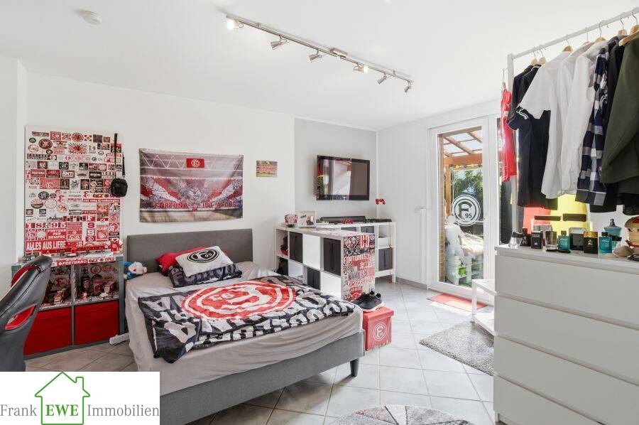 Mehrfamilienhaus, Wohnhaus Düsseldorf Hassels Hassels - 8 Zimmer, 230 m&sup2;, 759.000&euro; | Angebot:26363078