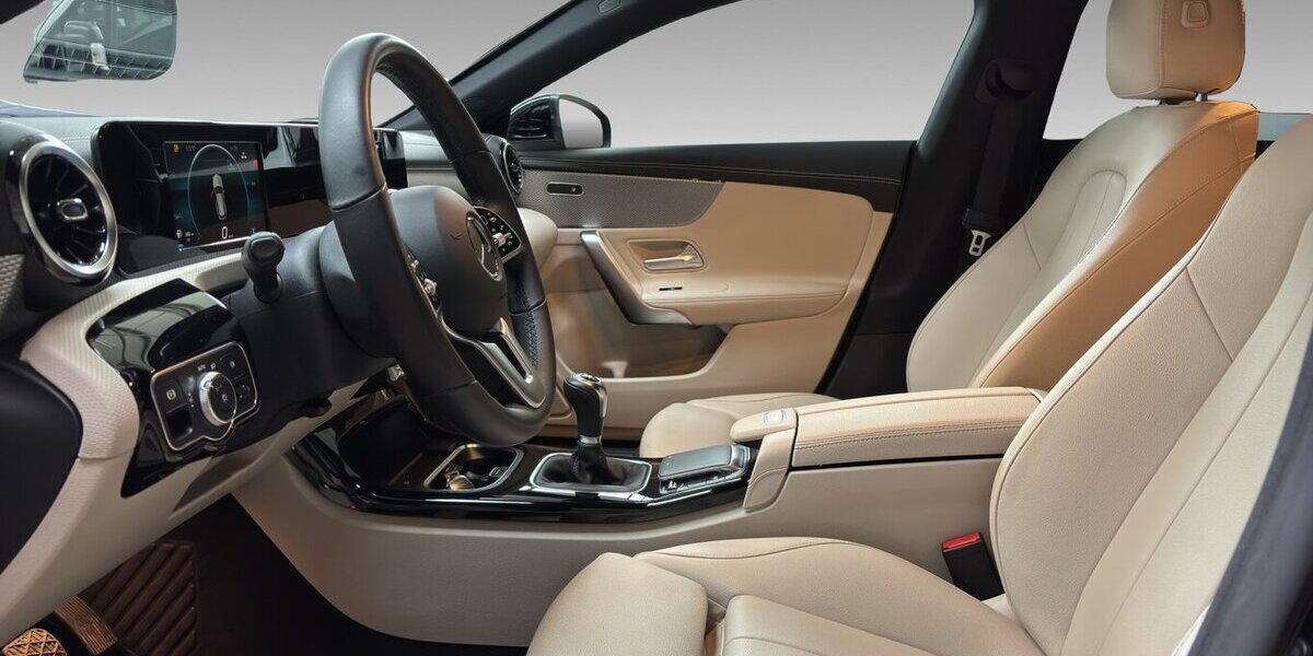 Mercedes-Benz CLA 180 Shooting Brake Leder Navi Kamera 1.Hd 108.430 km 18.900 &euro; Wuppertal 42327