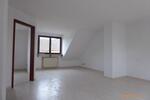 Dachgeschoßwohnung Duisburg Mittelmeiderich - 2.5 Zimmer, 70 m&sup2;, 585&euro; | Angebot:27568653
