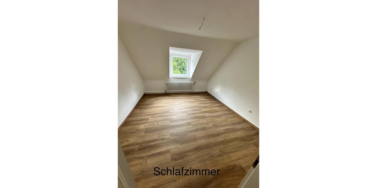 Dachgeschoßwohnung Gelsenkirchen Gelsenkirchen-Nord - 3 Zimmer, 61 m&sup2;, 730&euro; | Angebot:25979650