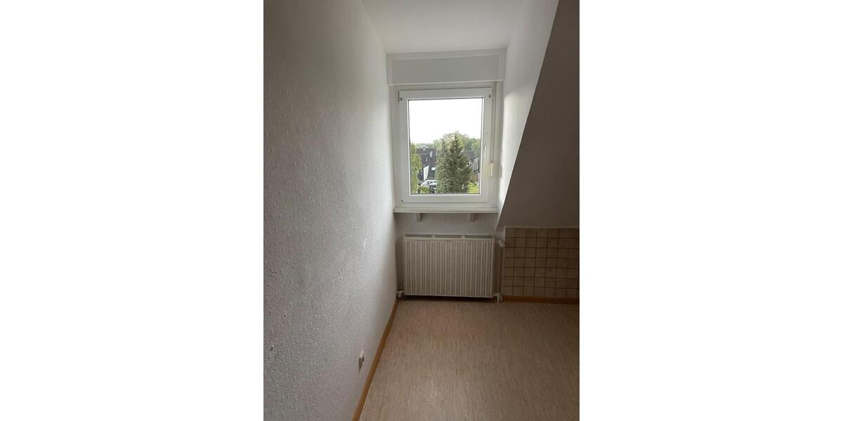 Dachgeschoßwohnung Oberhausen Rothebusch - 3 Zimmer, 92 m&sup2;, 850&euro; | Angebot:26431134