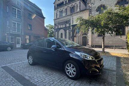 Peugeot 208 111.500 km 5.700 &euro; Neuss 41460