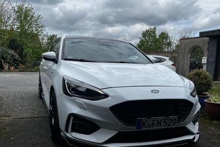 Ford Focus 98.000 km 15.100 &euro; Remscheid 42897