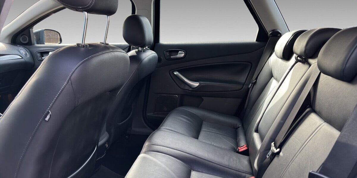 Ford Mondeo Ghia X Klima Tempo Sitzhzg. BI-Xenon AHK 248.720 km 3.700 &euro; Wuppertal 42327