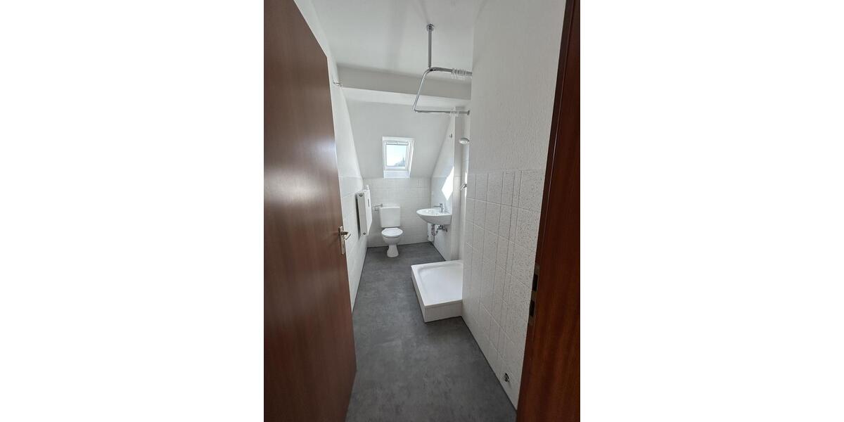 Dachgeschoßwohnung Duisburg Walsum - 2.5 Zimmer, 70 m&sup2;, 473&euro; | Angebot:23282116