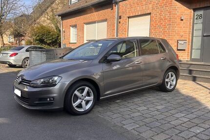 VW Golf 210.000 km 7.800 &euro; Düsseldorf 40221