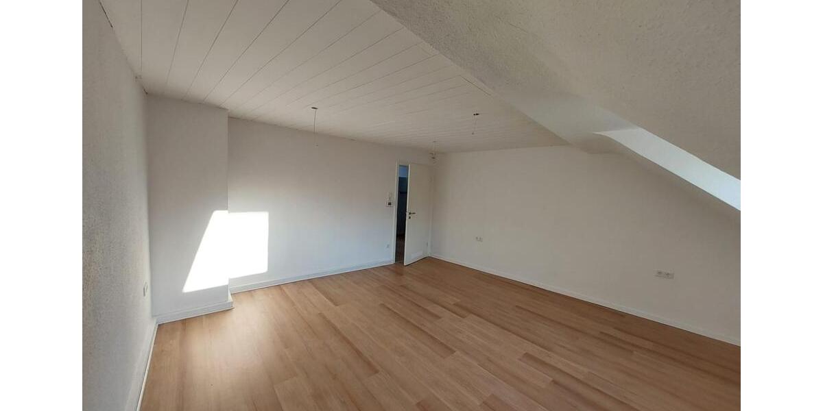 Dachgeschoßwohnung Herne Eickel - 3.5 Zimmer, 80 m&sup2;, 560&euro; | Angebot:26442292