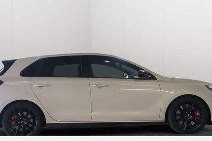 Hyundai i30 40.016 km 31.990 &euro; Düsseldorf 40233