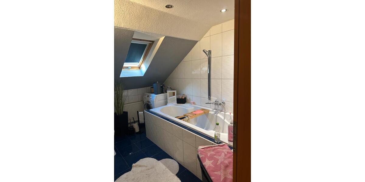 Dachgeschoßwohnung Duisburg Hamborn - 2 Zimmer, 70 m&sup2;, 690&euro; | Angebot:27566246