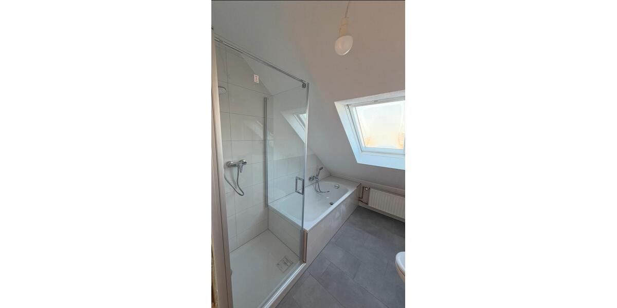 Dachgeschoßwohnung Schwelm - 5 Zimmer, 112 m&sup2;, 670&euro; | Angebot:27542043
