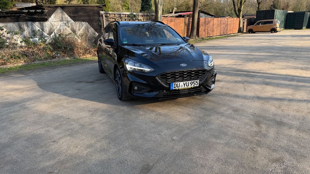 Ford Focus 43.000 km 19.500 &euro; Duisburg 47167