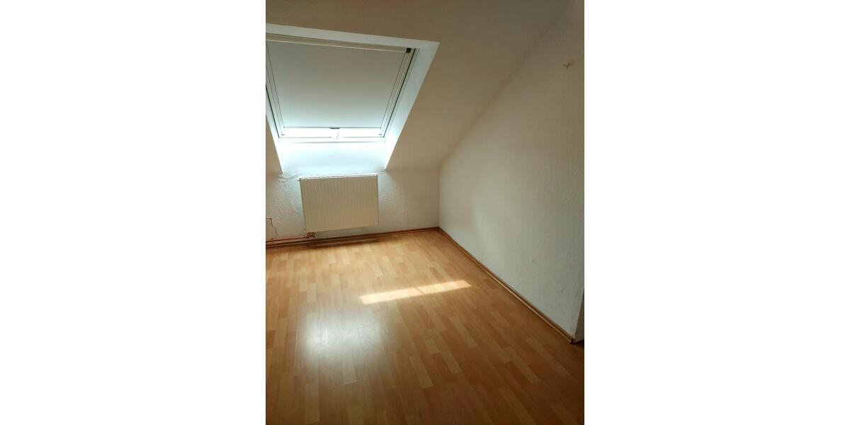 Dachgeschoßwohnung Duisburg Mittelmeiderich - 4.5 Zimmer, 115 m&sup2;, 860&euro; | Angebot:27535497