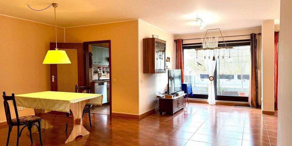 Etagenwohnung Düsseldorf Unterbach - 4 Zimmer, 109 m&sup2;, 359.000&euro; | Angebot:25687320