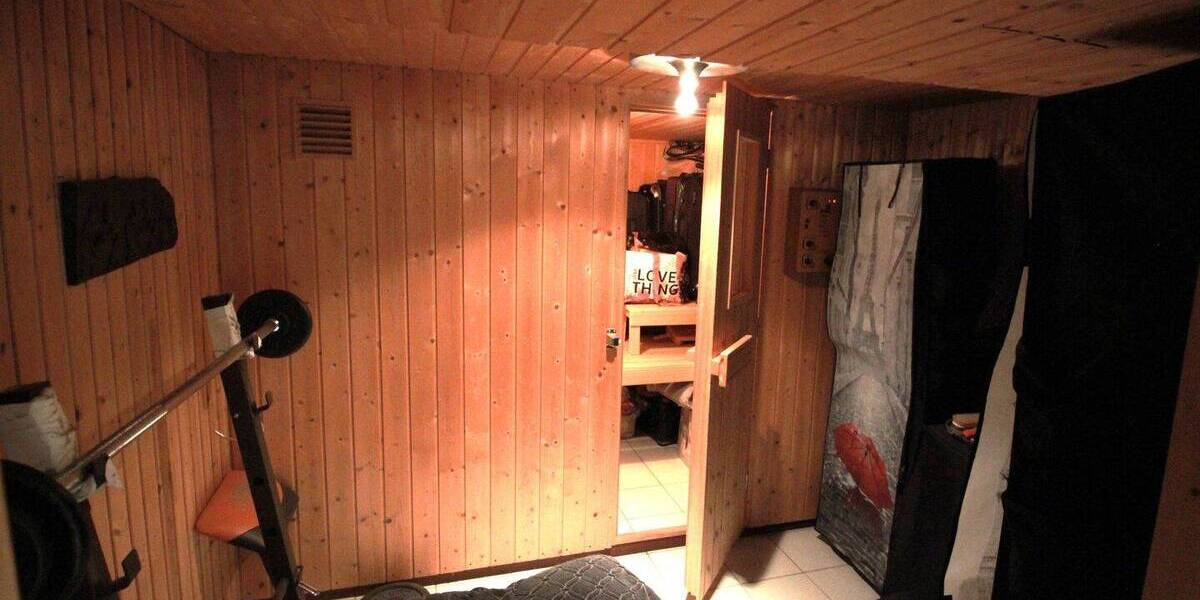 Einfamilienhaus Düsseldorf Hubbelrath - 7 Zimmer, 237 m&sup2;, 870.000&euro; | Angebot:25665188