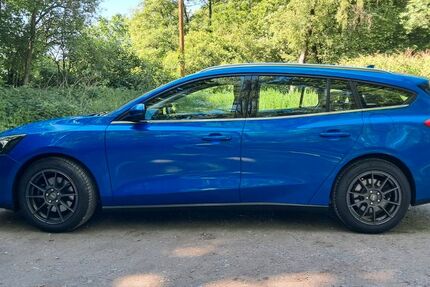 Ford Focus 54.000 km 15.900 &euro; Wuppertal 42111