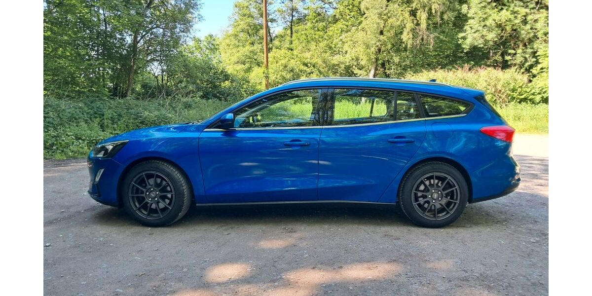 Ford Focus 54.000 km 15.900 &euro; Wuppertal 42111