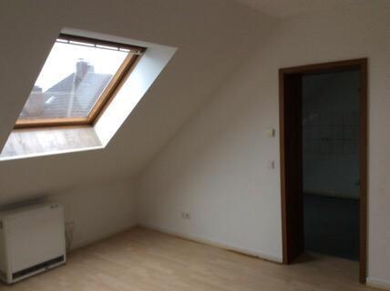 Dachgeschoßwohnung Essen Stadtbezirk IV - 2.5 Zimmer, 80 m&sup2;, 660&euro; | Angebot:25881133