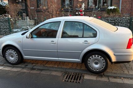 VW Bora 143.500 km 2.200 &euro; Neuss 41472