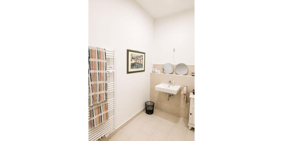 Etagenwohnung Düsseldorf Oberbilk - 3 Zimmer, 108 m&sup2;, 2.200&euro; | Angebot:26327038