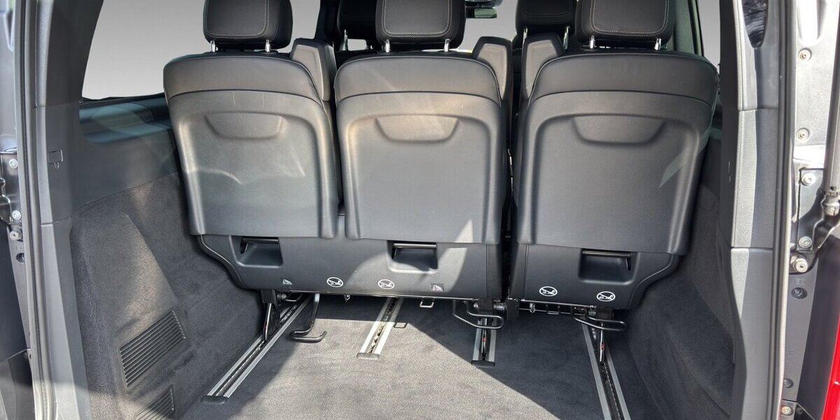 Mercedes-Benz V 300 d 4M lang AMG Leder Mbux StdHz AHK 19` 72.244 km 54.400 &euro; Wuppertal 42327