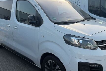 Opel Zafira Life 44.000 km 39.980 &euro; Essen 45307