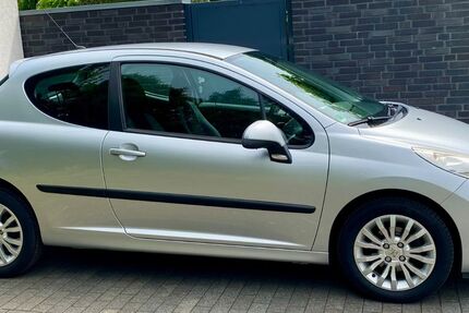 Peugeot 207 80.000 km 4.700 &euro; Neuss 41464