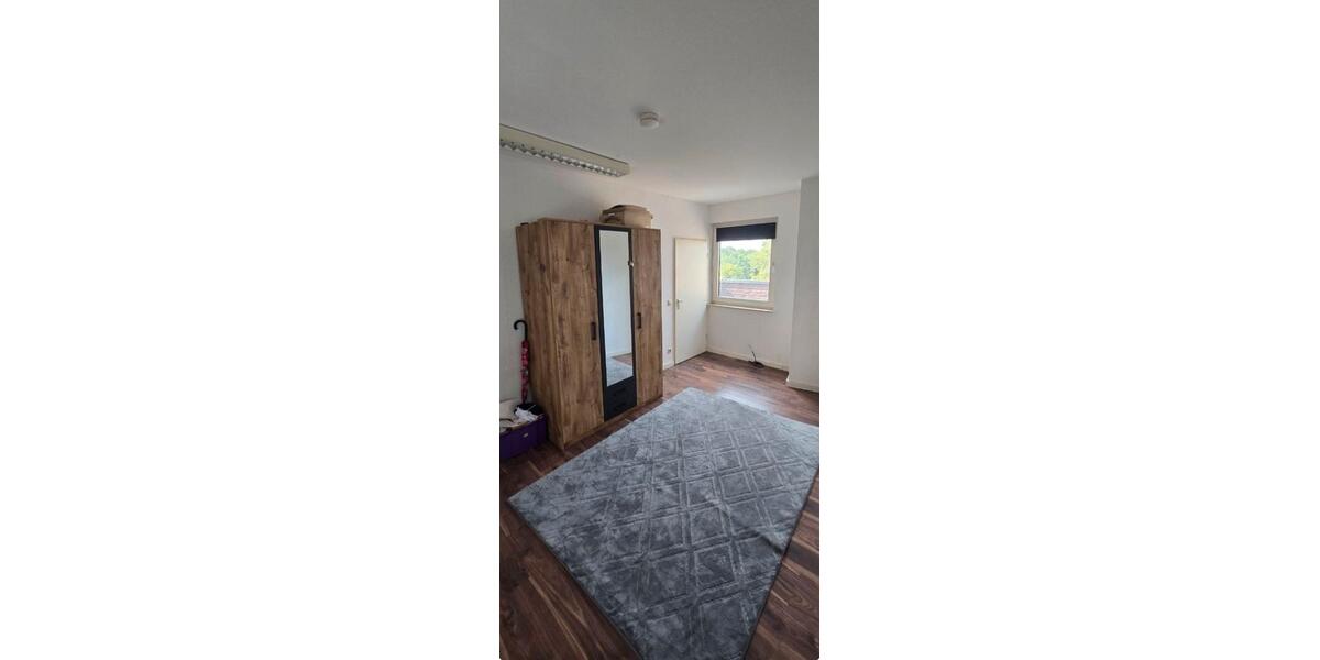 Etagenwohnung Duisburg Hamborn - 6 Zimmer, 140 m&sup2;, 1.250&euro; | Angebot:27551003
