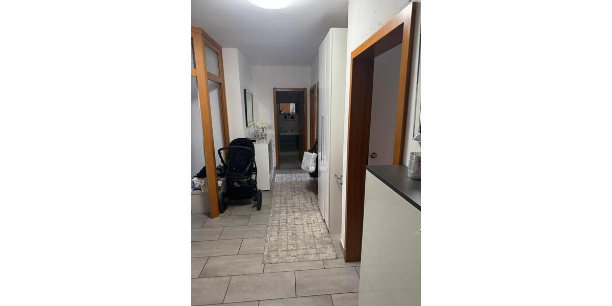Etagenwohnung Neuss - 3 Zimmer, 84 m&sup2;, 299.000&euro; | Angebot:27213826