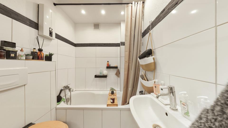 Dachgeschoßwohnung Duisburg Beeck - 2 Zimmer, 47 m&sup2;, 69.000&euro; | Angebot:26632706