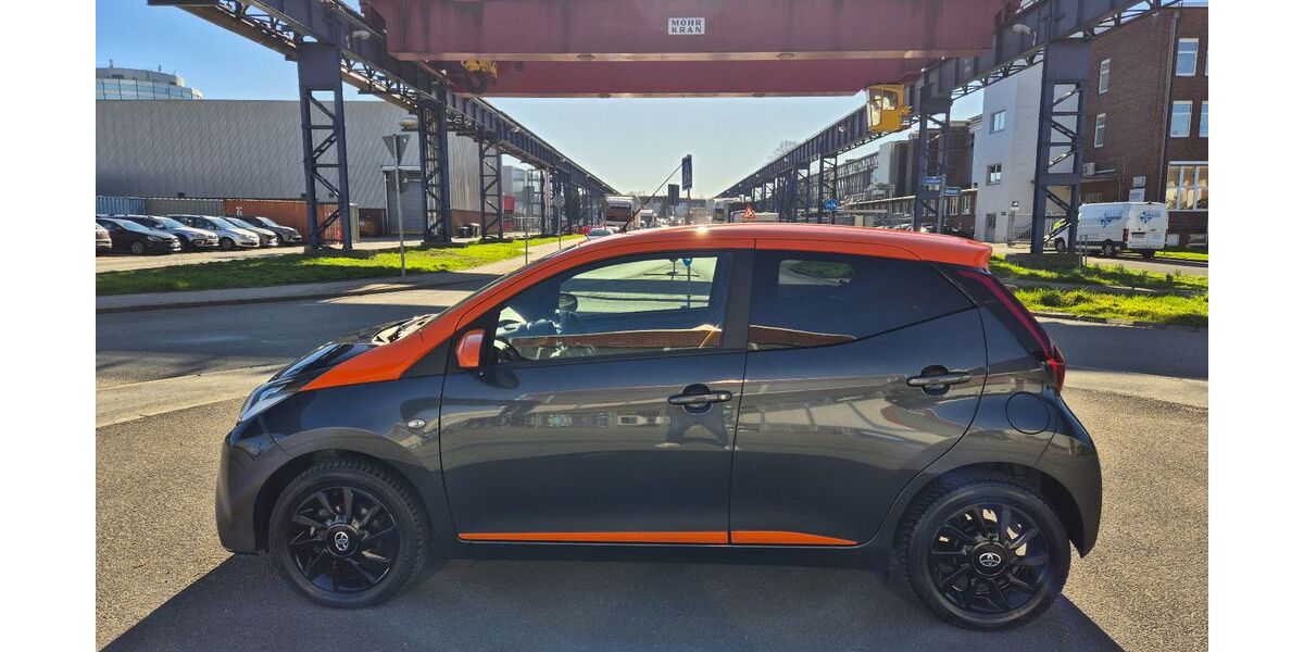 Toyota Aygo (X) 36.650 km 10.690 &euro; Mülheim 45476